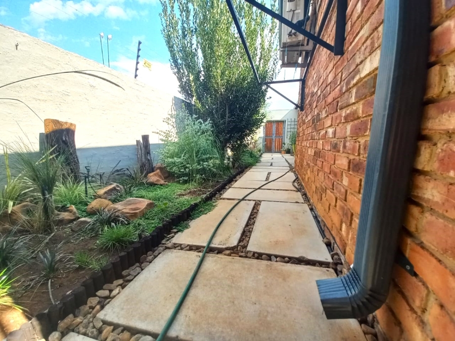 3 Bedroom Property for Sale in Mooivallei Park North West